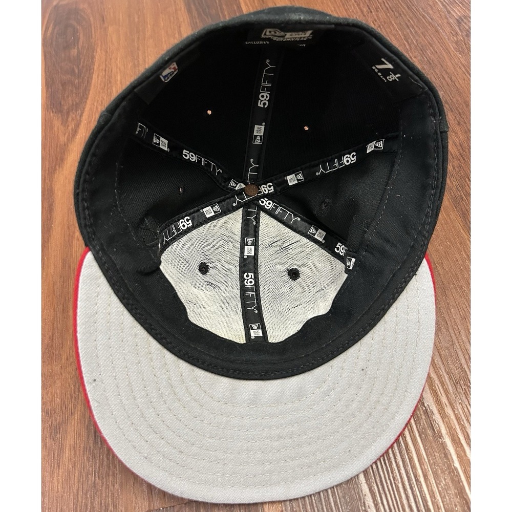 Miami Heat Back To Back Champions 2012-2013 Hat New Era 59Fifty 7 1/8‎ Black Red - Picture 9 of 14